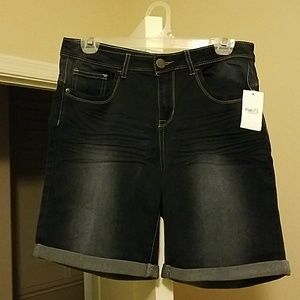 NWT Women's rue21 size 9/10 jean shorts